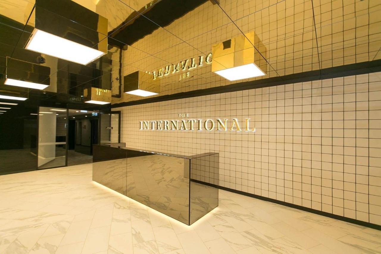 Mega Style Apartments The International Мелбърн Екстериор снимка
